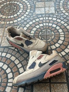 Nike Air Max 90 - Well Worn