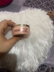 🧴Lakme Peach Milk Moisturiser 🧴