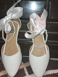 White Pear Band Sandle With Cute Bow
