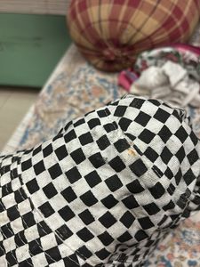 y2k chekered bucket hat