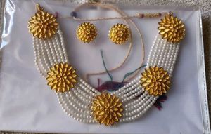 Pearl & Gold Floral Jewelry Set