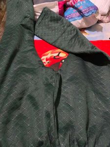 Wollen Loer Can Wear In A Very Warm Weather