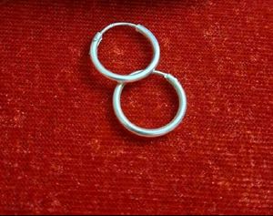 beautiful pur Silver Hoop balis