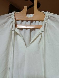 ELEGANT WHITE TOP