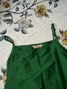 Sleeveless Green Strap Kurta Set