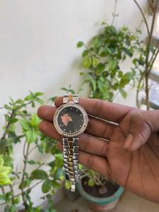 Elegant Women&#39;s Two-Tone Watch