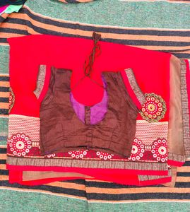 Dual Colour Saree With Blouse