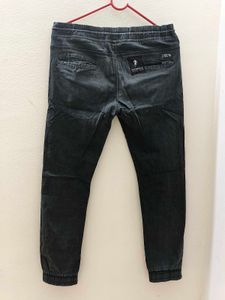 Stylish Black Jogger Jeans