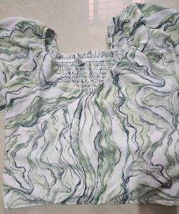 Chic Patterned Crop Top