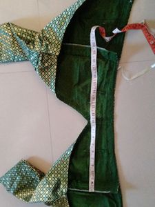 A Beautiful Silk Saree With Readymade Blouse