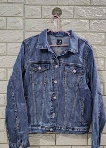 GAP Women’s Classic Blue Denim Jacket – Size L