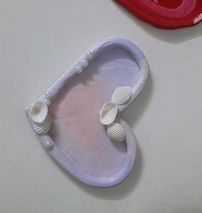 FREE TRINKET DISH ON EARRINGS
