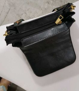 Diva Dale Sling Bag