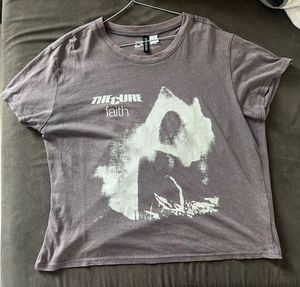HM SIZE L The Cure Faith Graphic Tee
