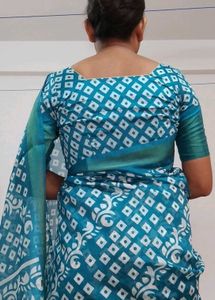 Teal &amp; White Print Saree