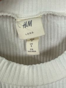 H&amp;M Tee Top For Women Free Size .