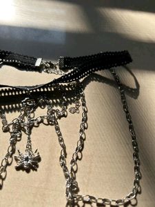 URBANIC Thigh Chain.