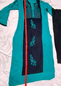 Very Beautiful Embroidery Kurta With Leggings