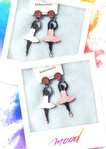Set Of 2 Earrings, Dangled Fashionable Earrings For Her