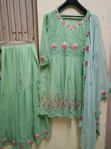 Elegant Green Kurta Set Condition Good