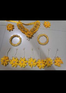 Yellow Floral Jewelry Set