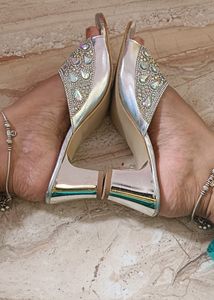 Sandals We Can Say 1kg Sai Kam