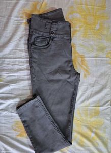 Gray High-Waisted Jeans