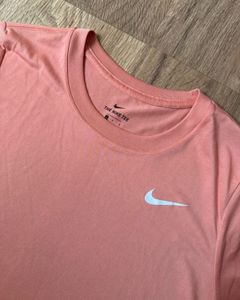 Nike Dri-Fit Peach T-Shirt 🍑