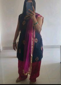 Banarasi Astar Black &amp; Dark Pink Patiala Salwar