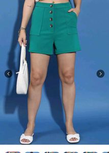 Green Buttoned High-Waisted Shorts