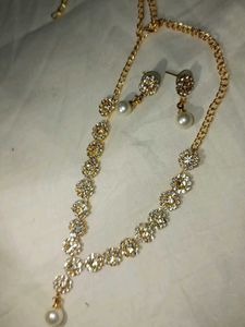 Elegant Gold Tone Necklace and Earring Set