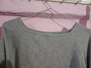 grey full sleeve knit top