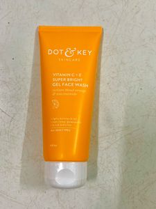 Dot & Key Vitamin C+E Super Bright Gel Facewash