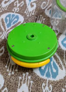 Prestige Vegetable Chopper ( thread loose h)