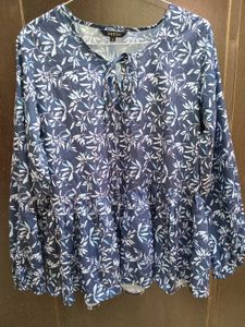 A Light Weight Summer Essential ☀️ Blue Flowy Top