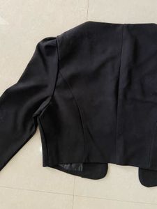 Chic Black Cropped Jacket/ Blazer