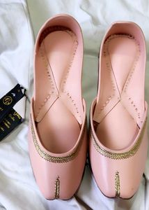 Beautiful And Comfortable Mojaris, Size 40