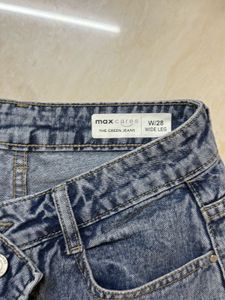 Wide Leg Denim Jeans - Light Wash