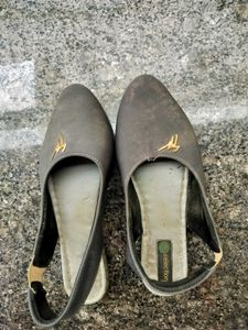 Flat Footwear