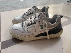 redtape sneakers/shoes