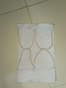 White Strapless Bra With Pattern At Back