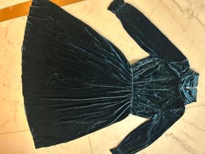 Elegant Velvet Long Sleeve Dress