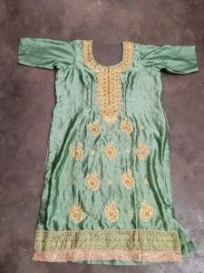 Beautiful Embroidered Crepe And Satin Salwar Kurti