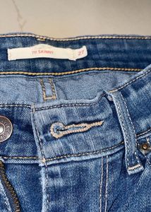 Levi’s   Low Waisted SkinnyJeans !!!