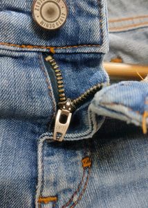 Stylish Zara Denim Jeans: Perfect for Casual Chic