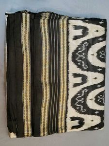 Elegant Black & Gold Silk Saree❤️