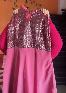 🌷🌙beautiful pink spearkly mini party wear dress�