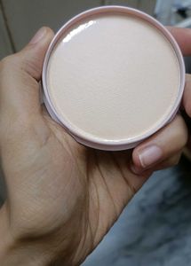 Oriflame OnColour Face Powder Light Shade