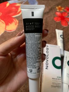 2 Acne Spot Corrector,1facewash and 1 Moisturizer
