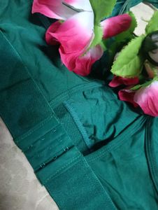 Stylish Teal Sports Bra